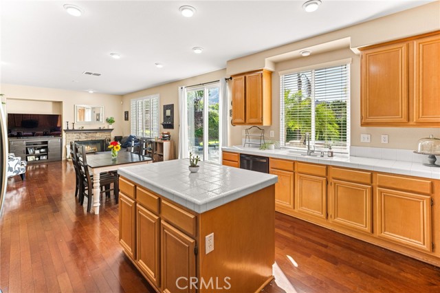 8800 Camino Limon Road, Corona CA: https://media.crmls.org/medias/127bcc52-d324-4eed-8aa1-a0b738104a9c.jpg