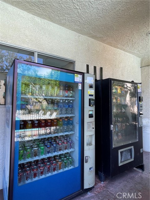 5460 White Oak Avenue, Encino CA: https://media.crmls.org/medias/127c28e4-1ae8-4b0f-8c44-339eb7978bc4.jpg