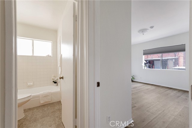 Detail Gallery Image 13 of 21 For 118 S Manhattan Pl #6,  Los Angeles,  CA 90004 - 1 Beds | 1 Baths