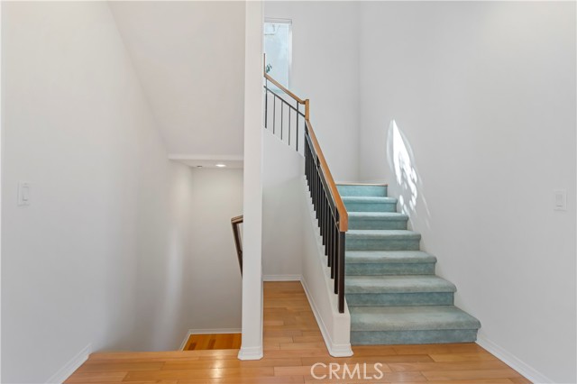 Detail Gallery Image 12 of 43 For 5678 Como Circle, Woodland Hills,  CA 91367 - 5 Beds | 3/1 Baths