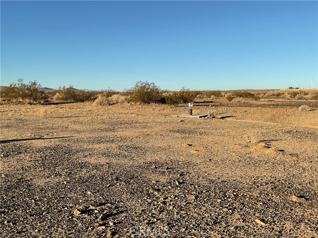 Detail Gallery Image 4 of 14 For 29000 Frontier, Helendale,  CA 92342 - – Beds | – Baths