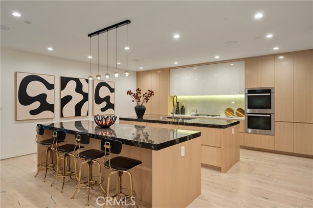 Detail Gallery Image 12 of 36 For 4242 Vantage Ave, Studio City,  CA 91604 - 5 Beds | 4/1 Baths