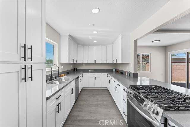 Detail Gallery Image 8 of 49 For 43704 Gadsden Ave, Lancaster,  CA 93534 - 4 Beds | 2 Baths