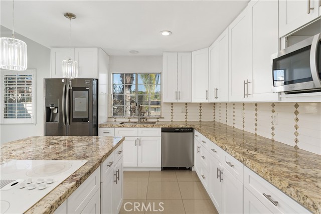 Detail Gallery Image 15 of 34 For 30071 White Wake Dr, Canyon Lake,  CA 92587 - 4 Beds | 3 Baths