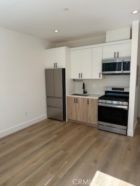 Detail Gallery Image 3 of 11 For 14247 Sylvan, Van Nuys,  CA 91401 - 1 Beds | 1 Baths