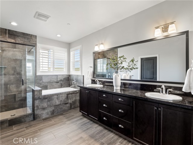 Detail Gallery Image 33 of 52 For 4483 Crown Bluffs Dr, Madera,  CA 93636 - 4 Beds | 3 Baths