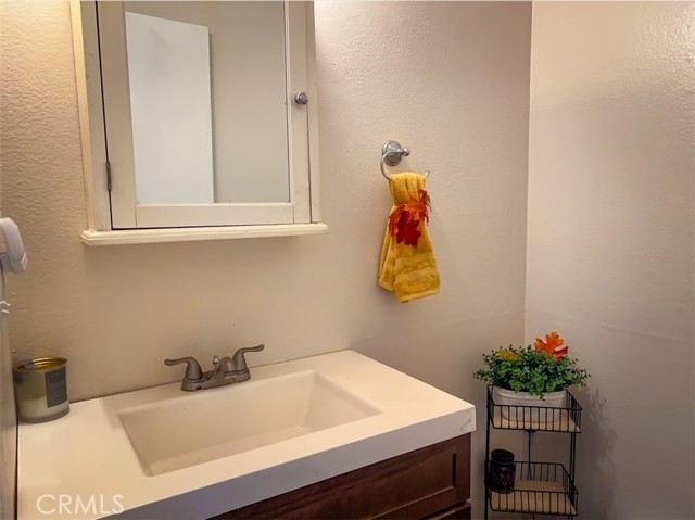 Detail Gallery Image 13 of 19 For 11223 Hood Way, Stanton,  CA 90680 - 3 Beds | 1/1 Baths