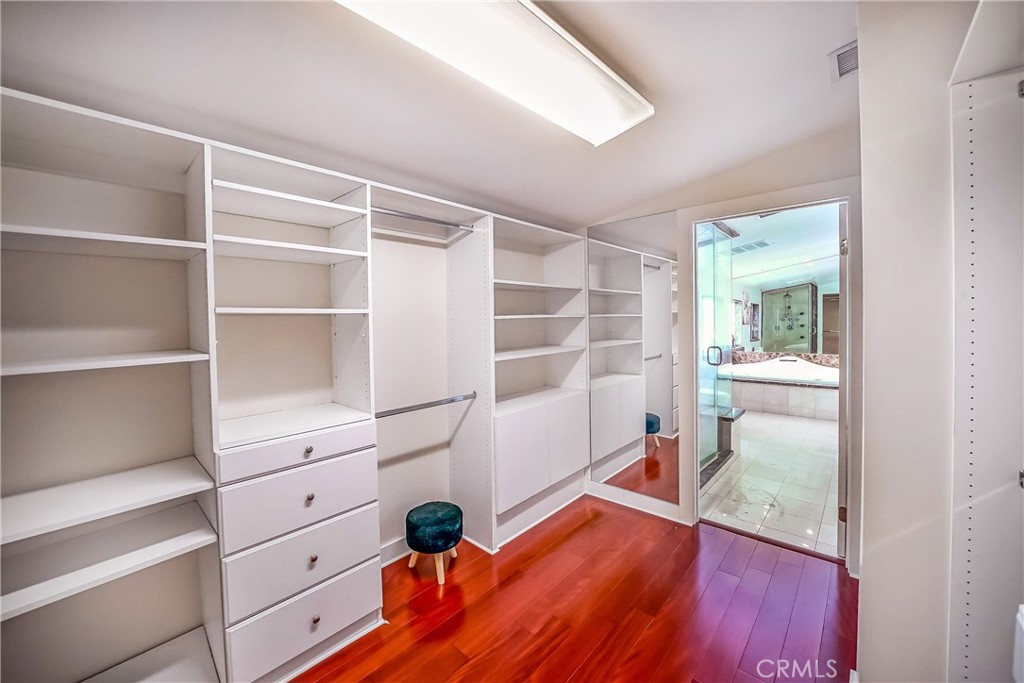 https://media.crmls.org/medias/1281138c-babb-4dda-ac40-b700767377ef.jpg?preset=X-Large