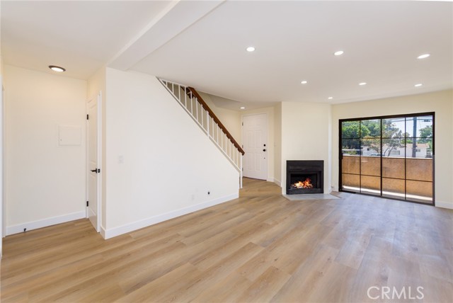 Detail Gallery Image 2 of 11 For 15035 Nordhoff St #115,  North Hills,  CA 91343 - 2 Beds | 3 Baths