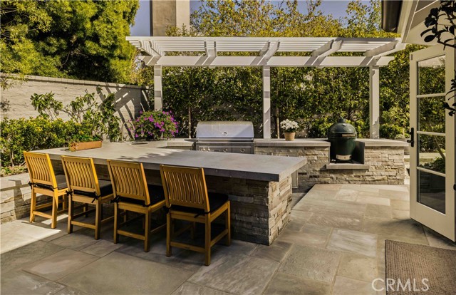 Detail Gallery Image 13 of 47 For 9 Rockingham Dr, Newport Beach,  CA 92660 - 4 Beds | 4/1 Baths