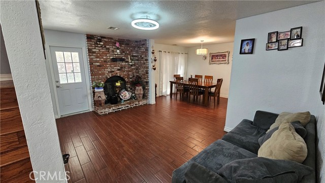 Detail Gallery Image 8 of 32 For 1820 E Avenue J 10, Lancaster,  CA 93535 - 4 Beds | 3 Baths