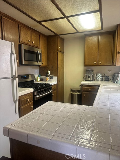 Detail Gallery Image 11 of 11 For 15051 Sherman, Van Nuys,  CA 91405 - 2 Beds | 2 Baths