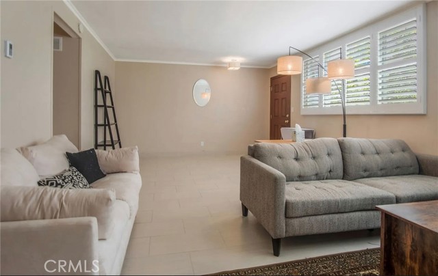 Detail Gallery Image 3 of 20 For 3121 Colorado Ave, Santa Monica,  CA 90404 - 3 Beds | 2/1 Baths