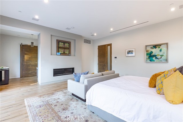 Detail Gallery Image 31 of 49 For 4175 Greenbush Ave, Sherman Oaks,  CA 91423 - 5 Beds | 6 Baths