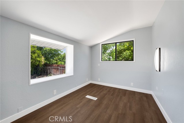 220 W Highland Avenue, Redlands CA: https://media.crmls.org/medias/1284a1e4-eb58-4796-98ef-b886ba28fa9c.jpg