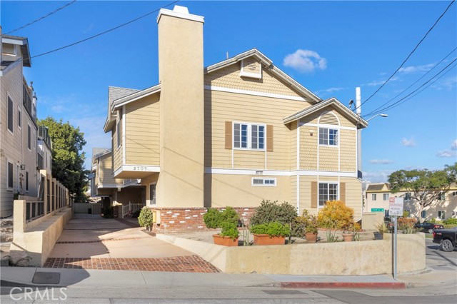 Detail Gallery Image 30 of 30 For 2707 Mathews Ave a,  Redondo Beach,  CA 90278 - 3 Beds | 2/1 Baths
