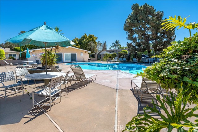 Detail Gallery Image 2 of 25 For 630 S Knott #6,  Anaheim,  CA 92804 - 2 Beds | 2 Baths