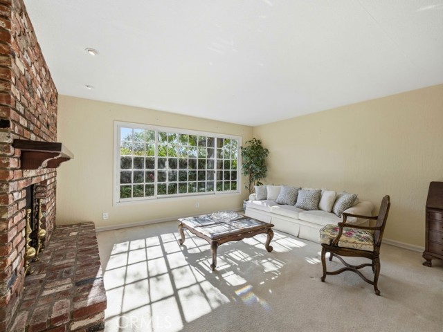 Detail Gallery Image 7 of 26 For 16418 Minnehaha St, Granada Hills,  CA 91344 - 3 Beds | 2 Baths