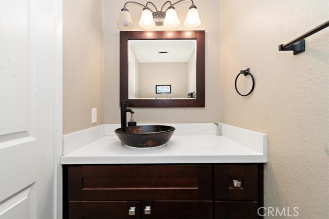 Detail Gallery Image 13 of 36 For 1126 Navarre Dr, Hemet,  CA 92543 - 4 Beds | 2/1 Baths