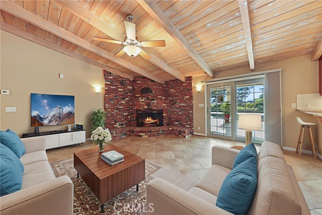 2501 Cliff Road, Upland CA: https://media.crmls.org/medias/1286d2ba-e97f-4945-871e-eff456ffe534.jpg