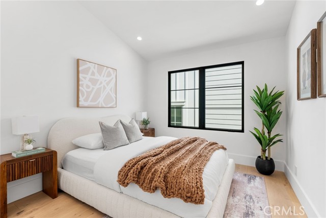 Detail Gallery Image 27 of 39 For 516 Acacia Ave #1/2,  Corona Del Mar,  CA 92625 - 3 Beds | 3/1 Baths