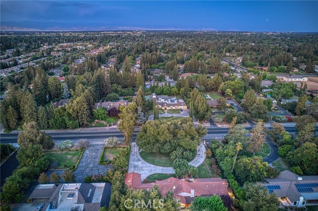6695 N Van Ness Boulevard, Fresno CA: https://media.crmls.org/medias/12872dd8-3554-40df-96e4-d773ffd91de9.jpg