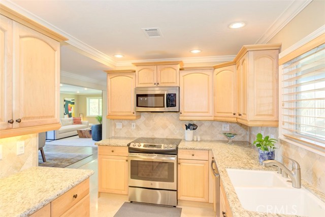 3242 San Amadeo, Laguna Woods CA: https://media.crmls.org/medias/1287d8c5-b56e-479e-a4a5-3fc20df61c1a.jpg