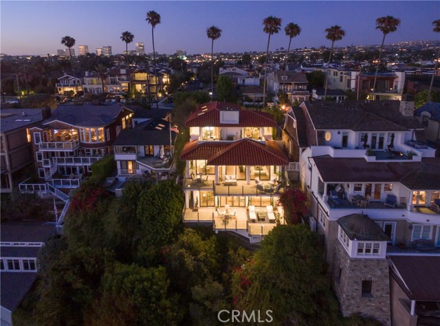 2301 Pacific Drive, Corona del Mar CA: https://media.crmls.org/medias/128811b6-01ac-4159-868b-1951ba97cf49.jpg