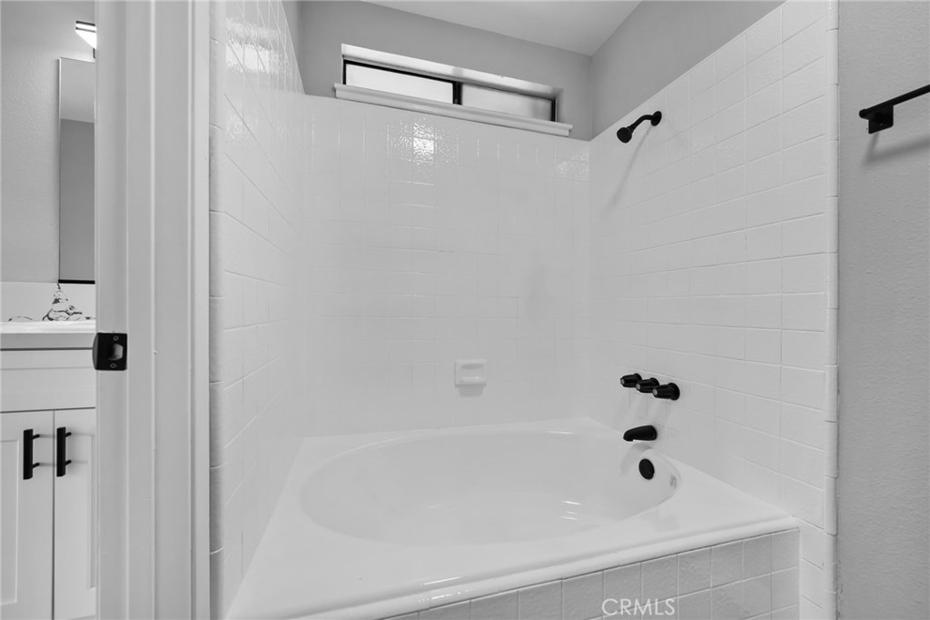 https://media.crmls.org/medias/12882bd8-6323-4ba3-adde-5ae321372c62.jpg?preset=X-Large