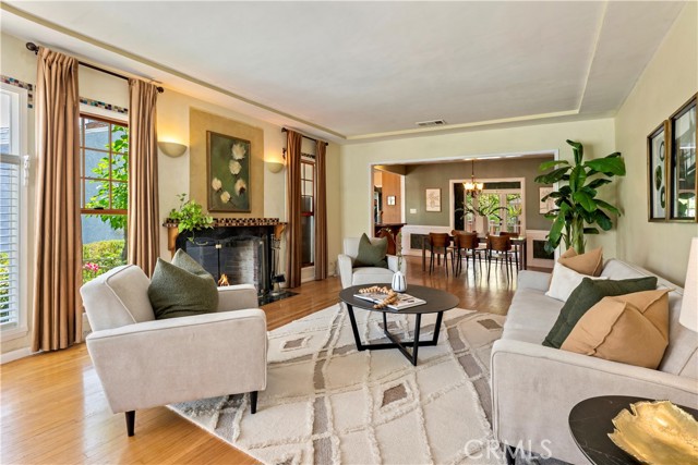 2042 E Crary Street, Pasadena CA: https://media.crmls.org/medias/1288b55f-380c-45a6-953c-e8e132fcf12b.jpg