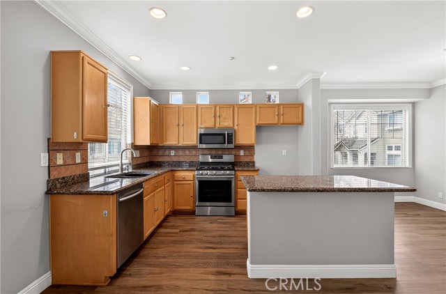 Detail Gallery Image 9 of 45 For 9 Coveside Ct, Buena Park,  CA 90621 - 3 Beds | 2/1 Baths