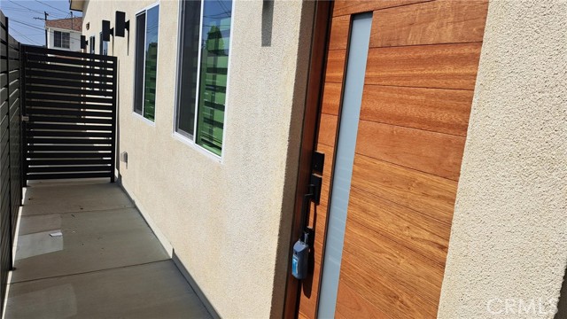 Detail Gallery Image 6 of 20 For 1658 Del Valle Ave a,  Glendale,  CA 91208 - 2 Beds | 2 Baths
