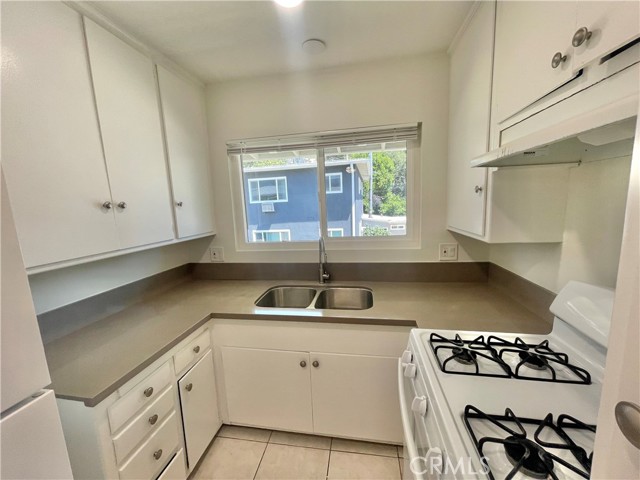 Detail Gallery Image 5 of 12 For 3123 Foothill Bld #08,  La Crescenta,  CA 91214 - 1 Beds | 1 Baths