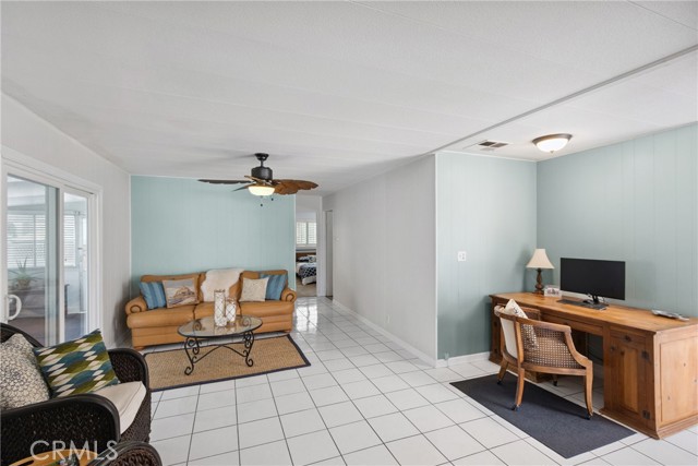20701 Beach Boulevard, Huntington Beach CA: https://media.crmls.org/medias/128ac962-921f-4616-b1bc-88066931778c.jpg