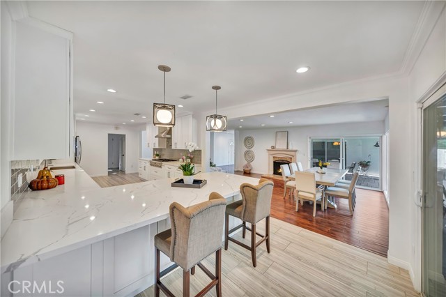 Detail Gallery Image 3 of 48 For 6136 Kentland, Woodland Hills,  CA 91367 - 4 Beds | 3 Baths