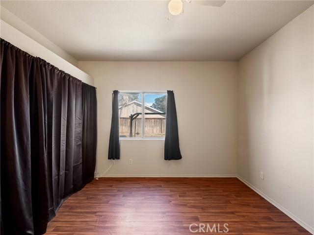 Detail Gallery Image 16 of 34 For 14621 Carob St, Victorville,  CA 92394 - 4 Beds | 3 Baths