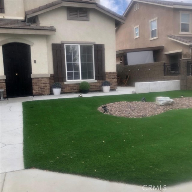 3042 San Luis Drive, Lancaster CA: https://media.crmls.org/medias/128bd0dd-284c-450e-a99f-2ae5545a48bc.jpg