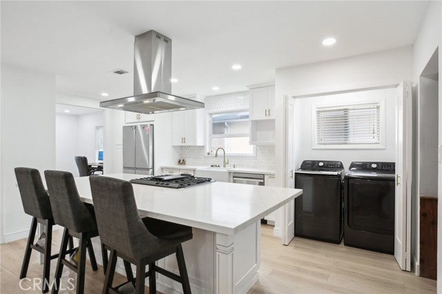 3686 Palo Verde Avenue, Long Beach CA: https://media.crmls.org/medias/128bdda9-4730-48d3-8ee2-588ba05eb888.jpg