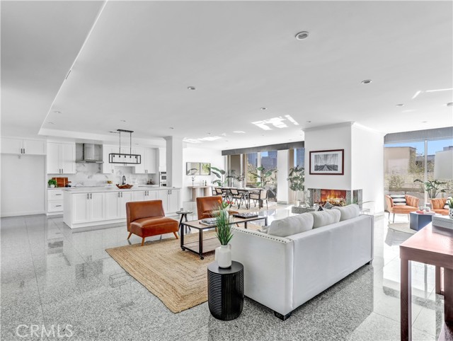 Detail Gallery Image 2 of 34 For 1333 S Beverly Glen Bld #402,  Los Angeles,  CA 90024 - 5 Beds | 5/1 Baths