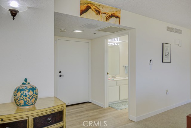 Detail Gallery Image 11 of 20 For 24055 Paseo Del Lago #711,  Laguna Woods,  CA 92637 - 1 Beds | 1/1 Baths