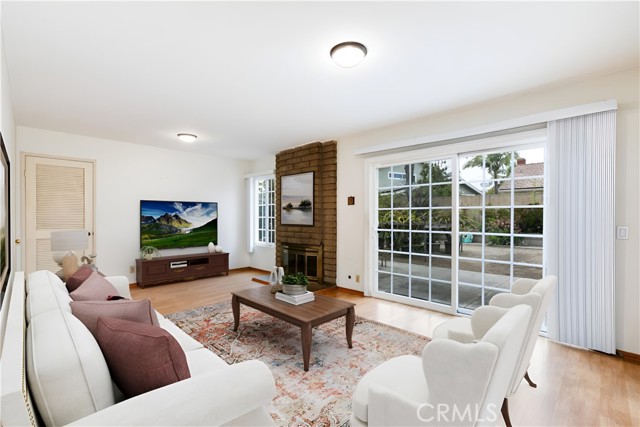 Detail Gallery Image 12 of 26 For 1587 W Rene Dr, Anaheim,  CA 92802 - 3 Beds | 2/1 Baths