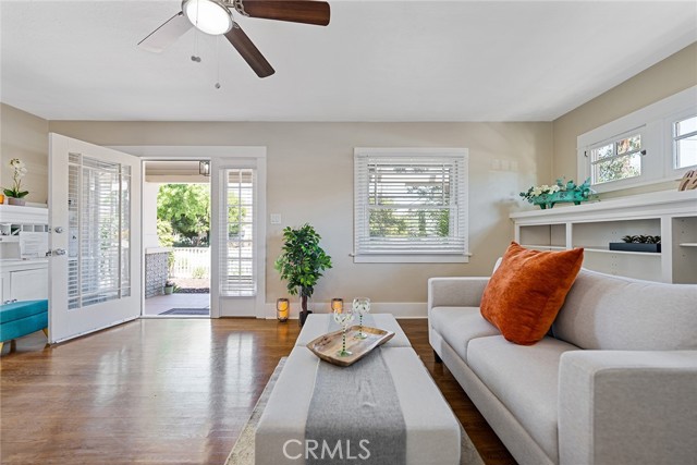 Detail Gallery Image 3 of 19 For 304 N Waverly St, Orange,  CA 92866 - 2 Beds | 1 Baths