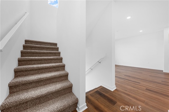 Detail Gallery Image 13 of 26 For 555 via Vallarta, Camarillo,  CA 93012 - 3 Beds | 2/2 Baths