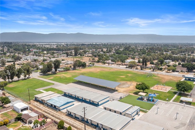 9649 Grace Street, Fontana CA: https://media.crmls.org/medias/128eeb95-e0e4-44f2-b976-4591f9301b11.jpg