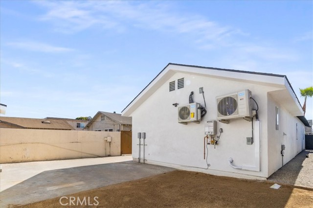 Detail Gallery Image 35 of 69 For 6616 Denver Ave, Los Angeles,  CA 90044 - 6 Beds | 5/1 Baths