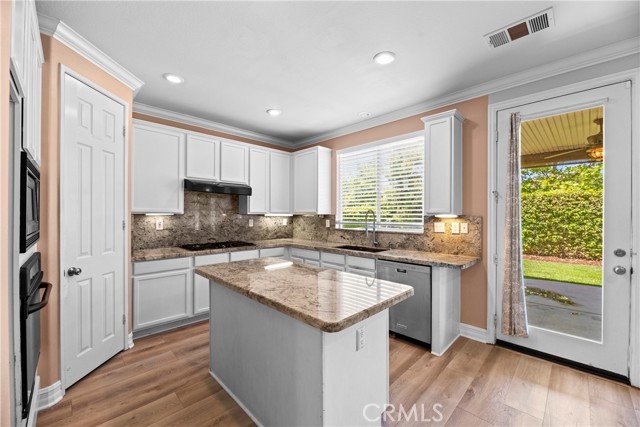 Detail Gallery Image 17 of 66 For 36275 Veramonte Ave, Murrieta,  CA 92562 - 4 Beds | 3 Baths