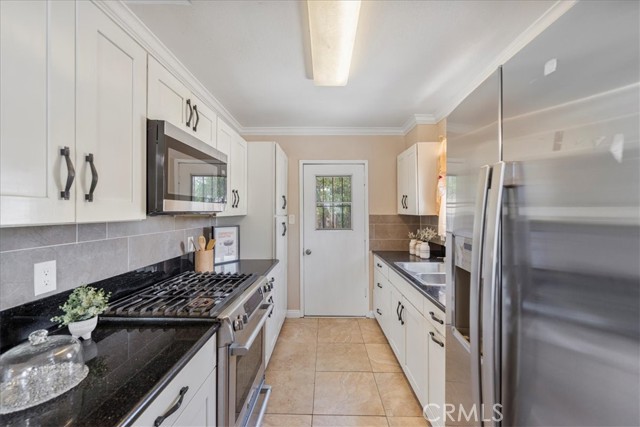 665 Larimore, La Puente CA: https://media.crmls.org/medias/128fe1e6-edae-493d-9d23-dc6988c1fad7.jpg
