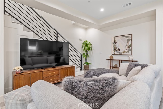 Detail Gallery Image 17 of 31 For 305 N Mountain View St, Santa Ana,  CA 92703 - 3 Beds | 3/1 Baths