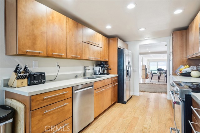 Detail Gallery Image 15 of 42 For 575 Esplanade #205,  Redondo Beach,  CA 90277 - 2 Beds | 2 Baths