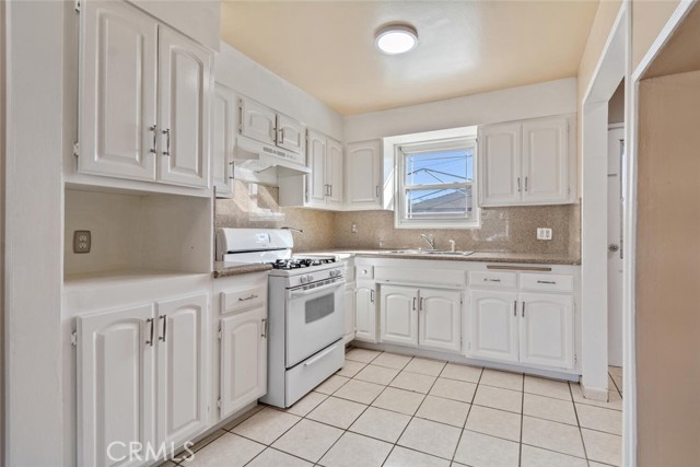 Detail Gallery Image 10 of 39 For 13438 Mercer, Pacoima,  CA 91331 - 3 Beds | 2/1 Baths